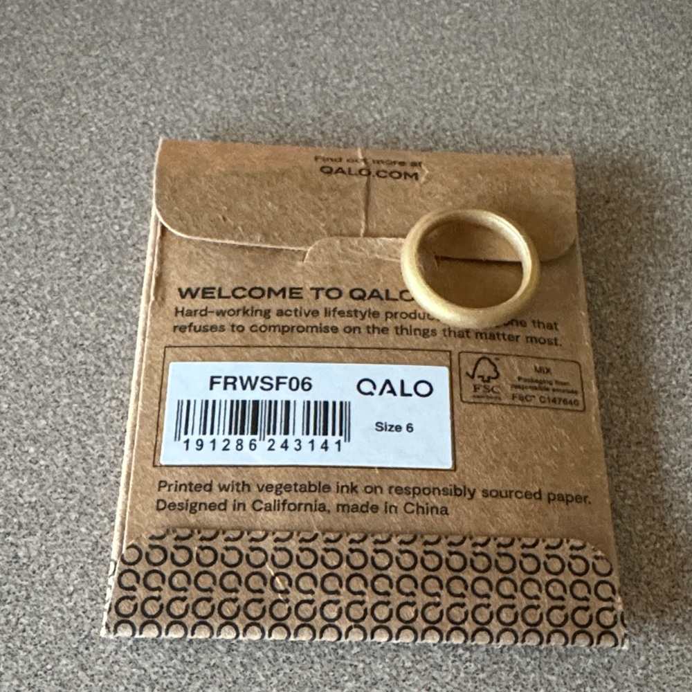 QALO Women's Gold Silicone Ring